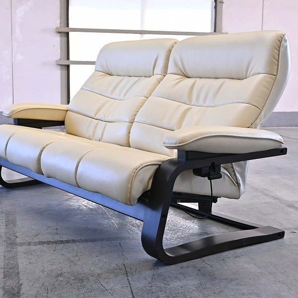 富士ファニチア　 リラックスリクライニングソファー 値下げ/FUJI FURNITURE(冨士ファニチア) の回転式 本革