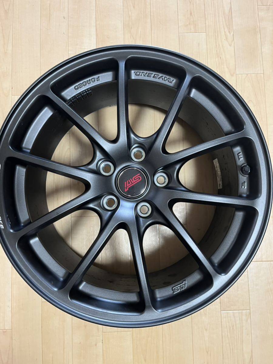 目立った傷や汚れなし】1本のみ STIパフォーマンスホイール 18インチ