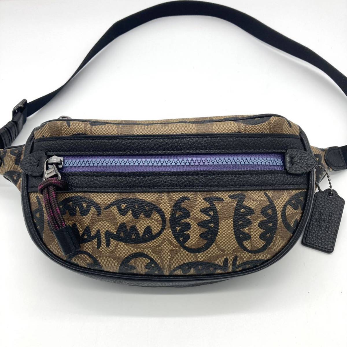 [美品]COACH × GUANG YU コラボ　ボディーバッグ シグネチャー 目立った傷や汚れなし】【極美品 希少】 コーチ ボディバッグ ウエスト