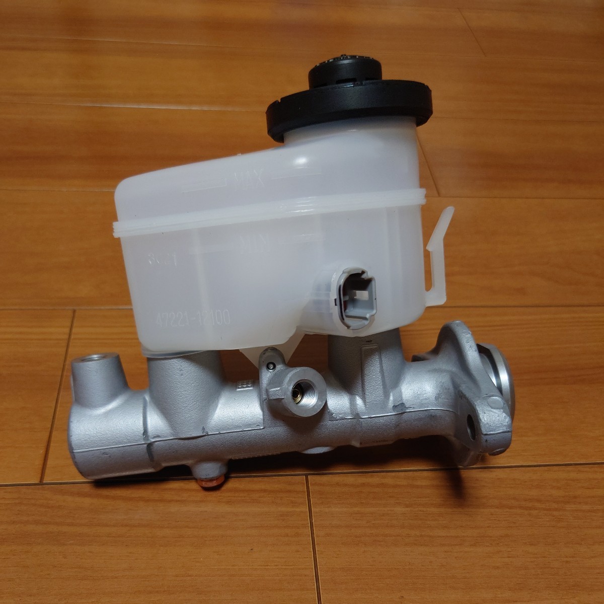 アイシン製 新品 AE86 流用に AE111 用 7/8 ブレーキマスターシリンダー