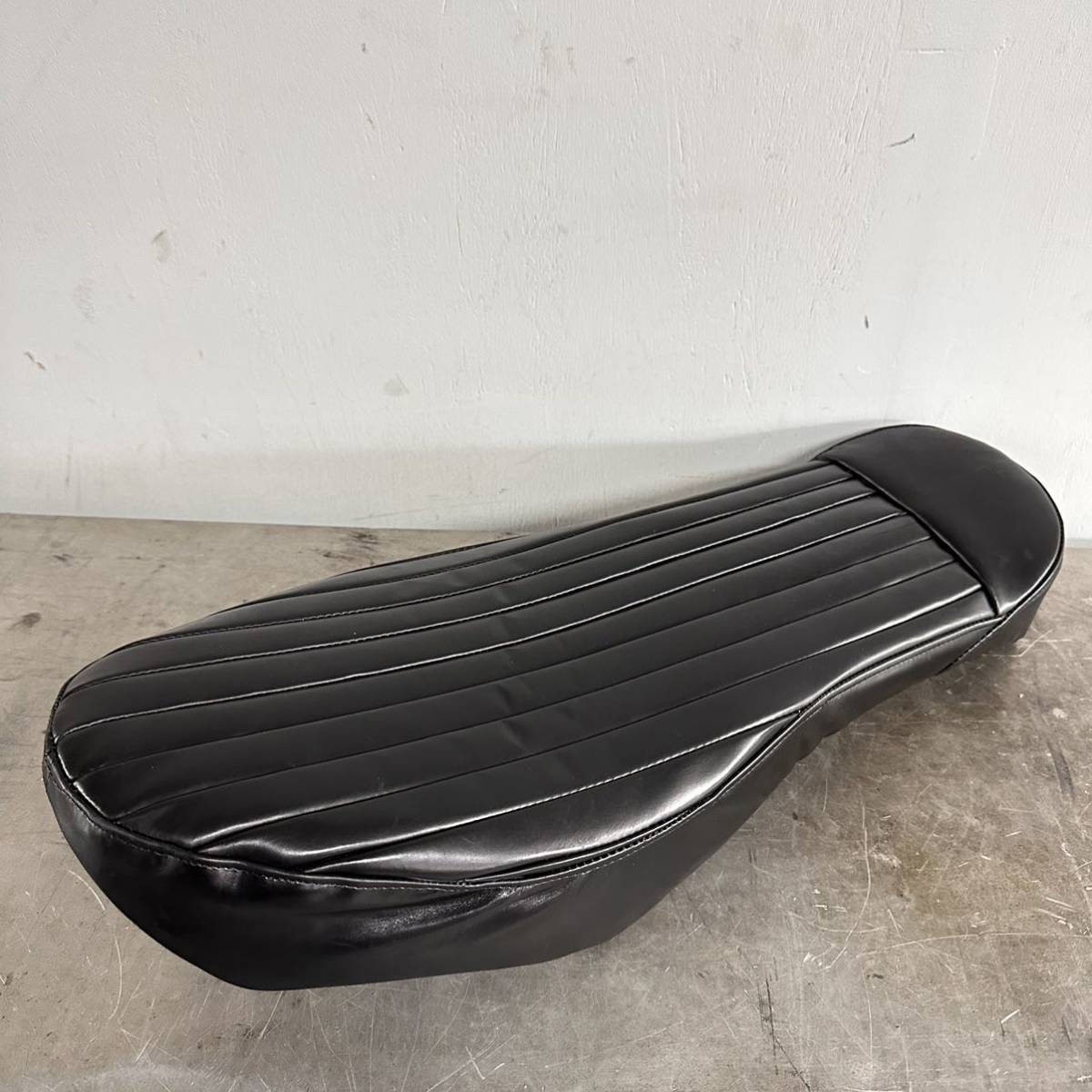 BATES ベイツ タイプ レプリカ TTシート 本革／汎用 ハーレー スポーツ