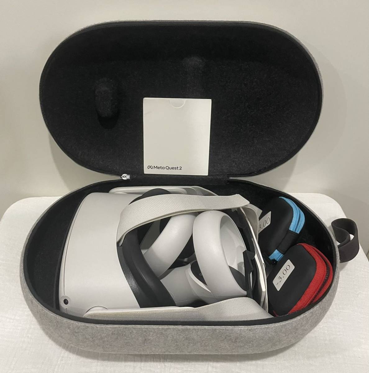 【傷や汚れあり】【通電確認OK】Meta Quest 2 完全ワイヤレスオールインワンVRヘッドセット Bluetooth VR コードなしの