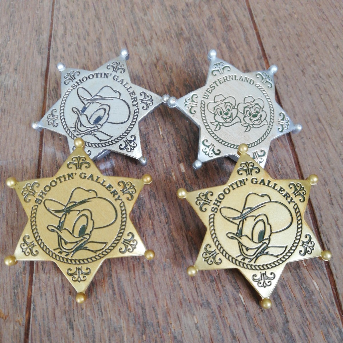 【目立った傷や汚れなし】TDL ディズニー ディズニーランド シューティングギャラリー チップ&デール ドナルド 保安官バッジ