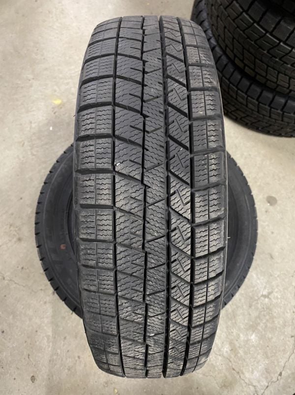 【福島発】185/60R15 84Q★8分山 ダンロップ WM01 2014-15年製 4本価格 スタッドレス【送料無料】FUK-3789★スイフト ヴィッツ シエンタ 7～8分山 ダンロップ WINTERMAXX WM03 185⁄60R15 84Q 2020年 JOKER