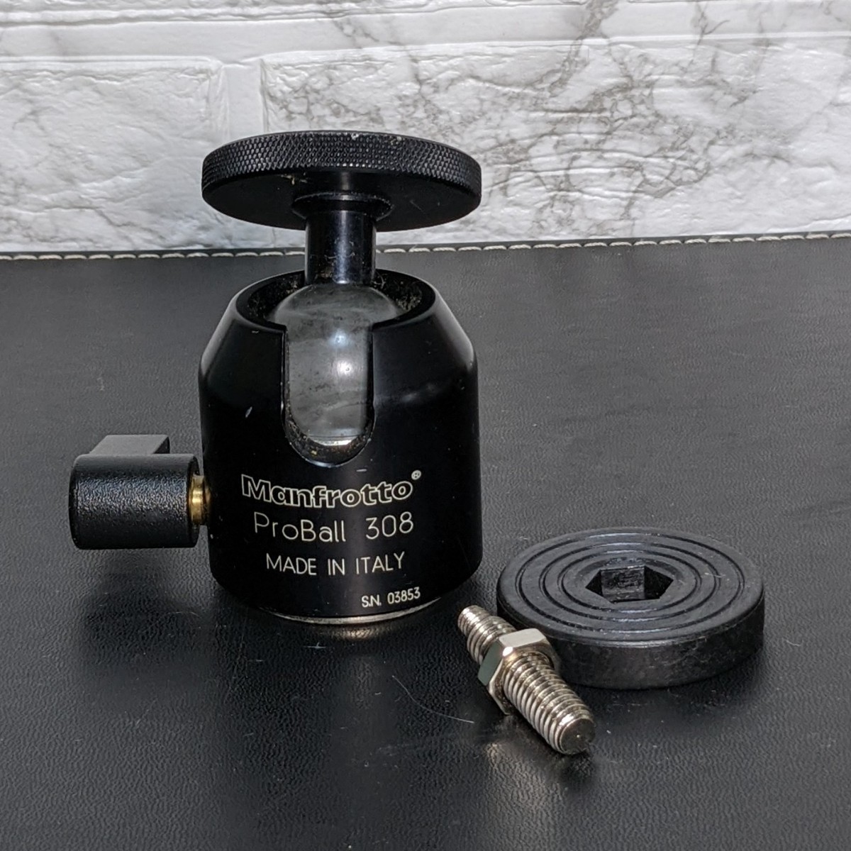 M187 Manfrotto マンフロット 488RC0 ボール雲台 水準器付き M187 Manfrotto マンフロット 488RC0 ボール雲台 水準器付き
