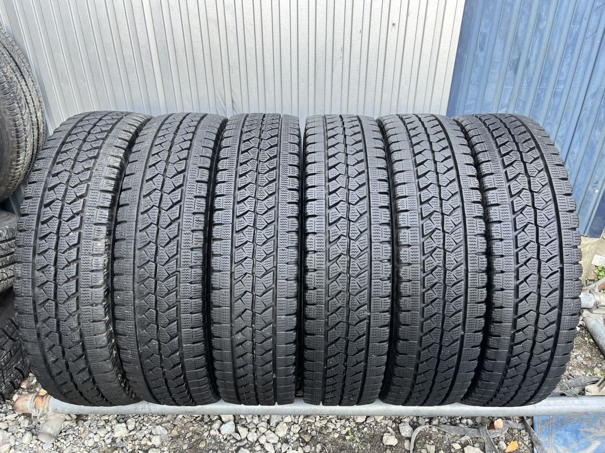 ブリヂストントラック用スタッドレス205／85R16 117／115 7分山
