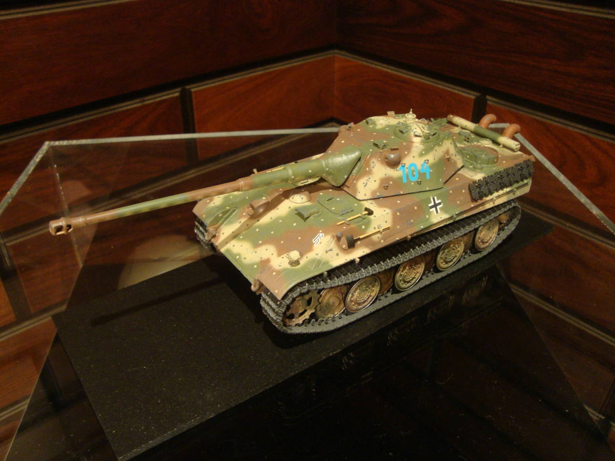 未使用に近い】1/35 完成品 ドイツ軍 アンブッシュ迷彩 キングタイガー