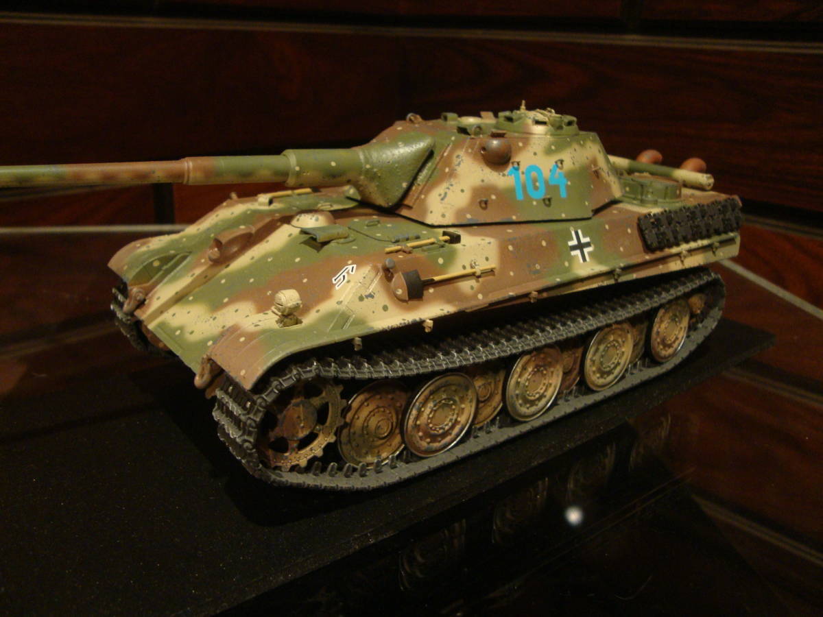 未使用に近い】1/35 完成品 ドイツ軍 アンブッシュ迷彩 キングタイガー