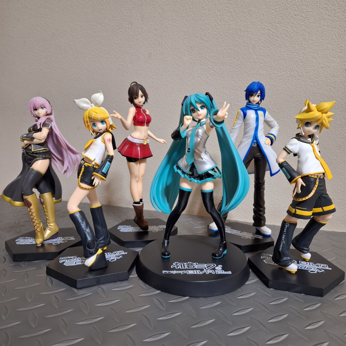 【17体セット】プロセカ フィギュア カイト 鏡音リン 鏡音レン MEIKO プロセカ 鏡音リン 鏡音レン MEIKO KAITO 巡音ルカ - メルカリ【鏡音リン・