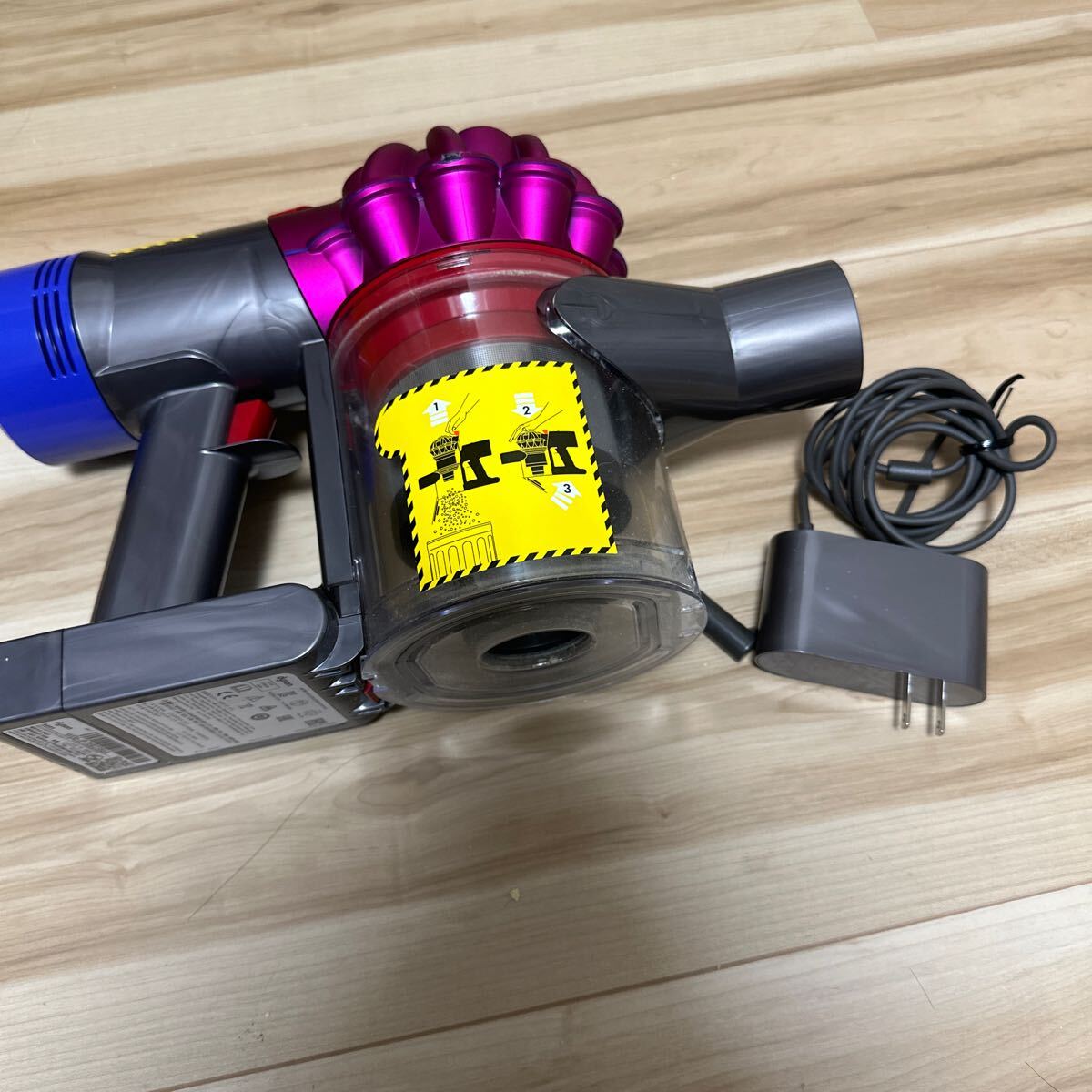 ダイソン ハンディクリーナーv7 dyson v7 trigger ダイソン dyson V7