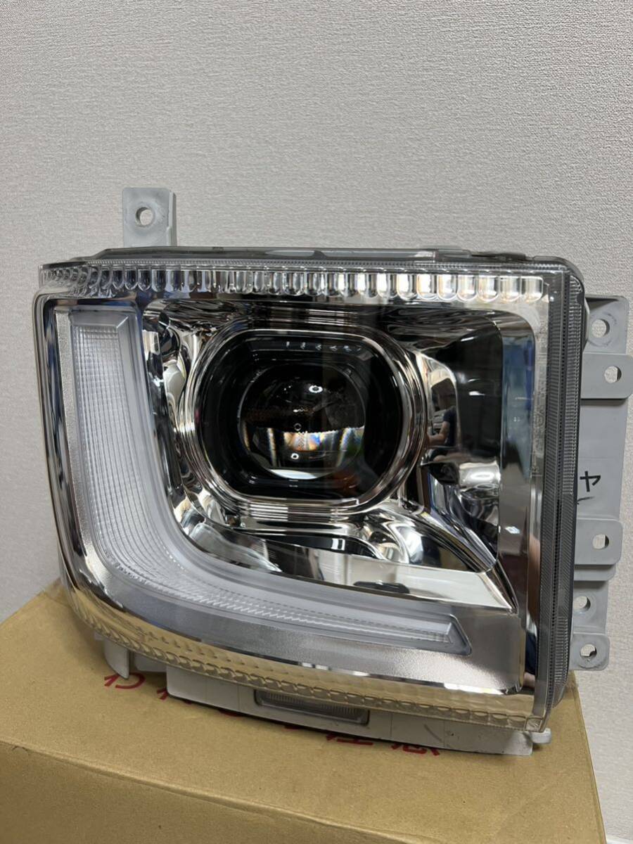 美品 いすゞ ISUZU ギガ ヘッドライト ものすごい ヘッドランプ