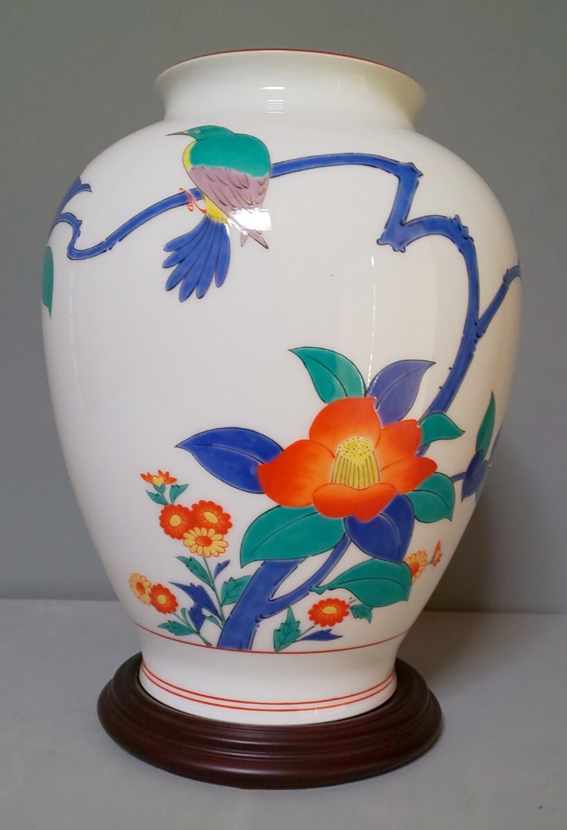 陶器花瓶 木箱付き 花鳥図 壺 十三代目酒井田柿右衛門作 香蘭社 陶器花瓶 木箱付き 花鳥図 壺 十三代目酒井田柿右衛門作