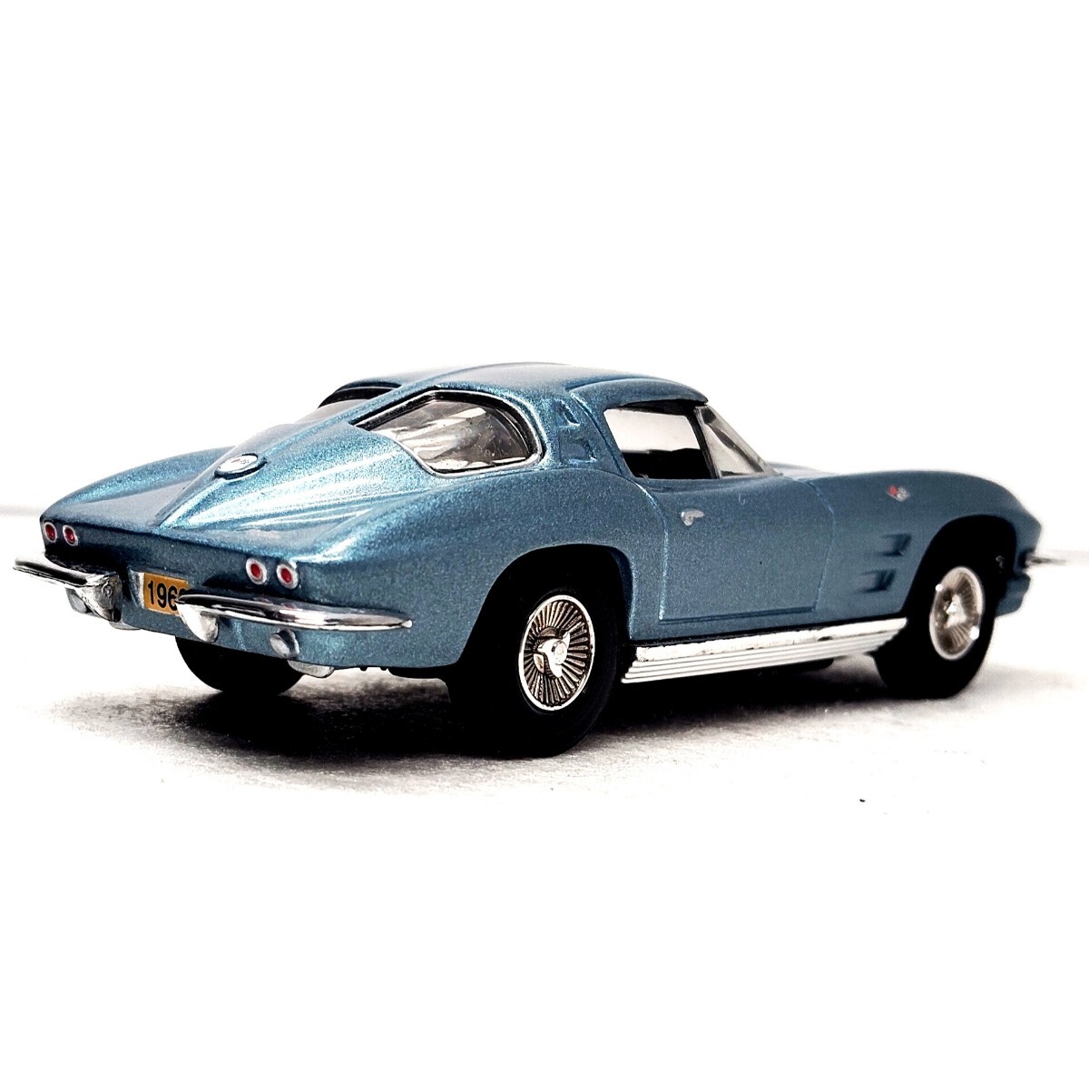 Aaオートアート/'54Chevyシボレー Corvetteコルベット 1/18 送料無料