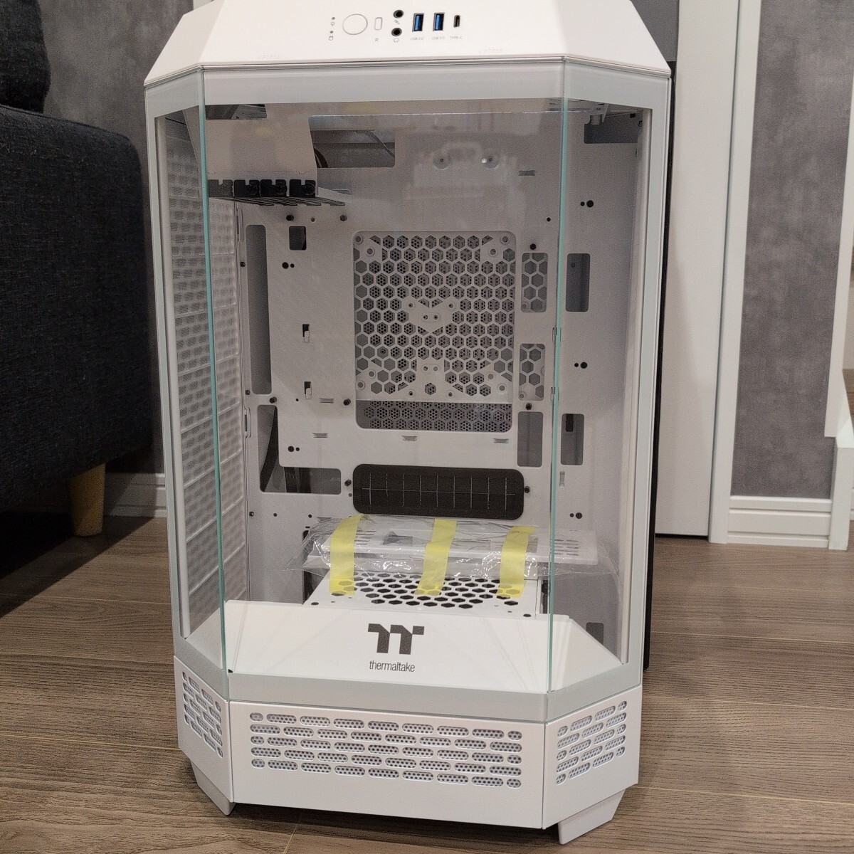 Thermaltake The Tower 300: we love it