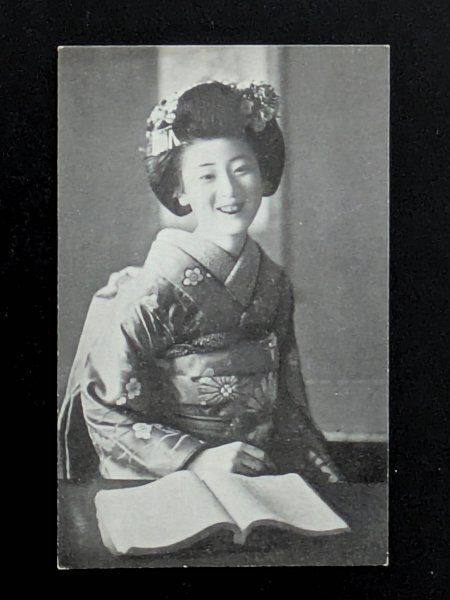 とっても華やか！カラー彩色された明治時代の芸者さんのステキ | 遊女