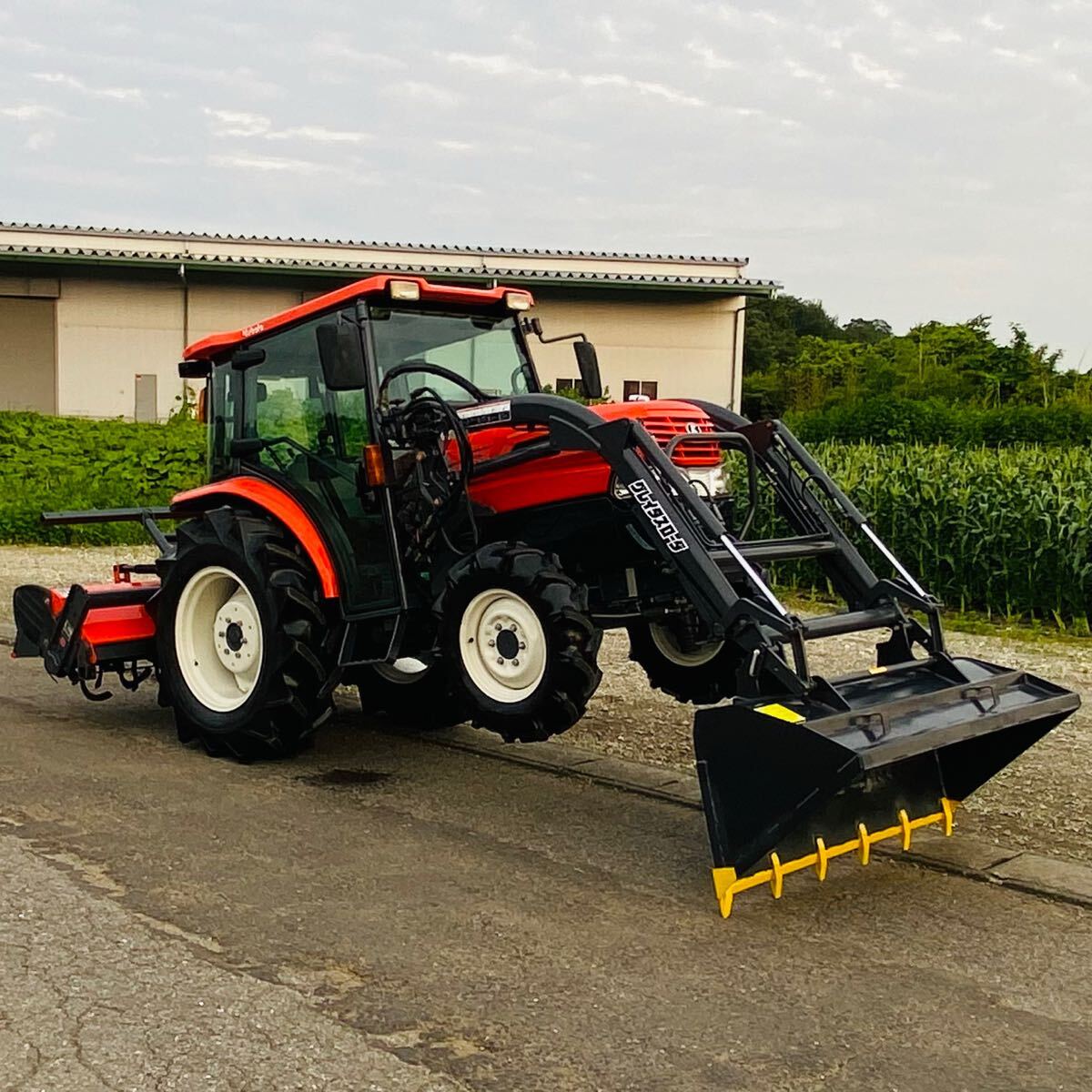 シバウラトラクターSD3243