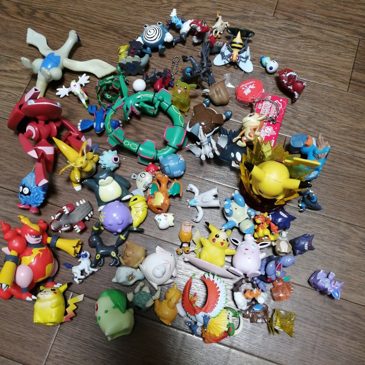 立体ポケモン図鑑 ミロカロス 遊泳 レア（立体ポケモン図鑑