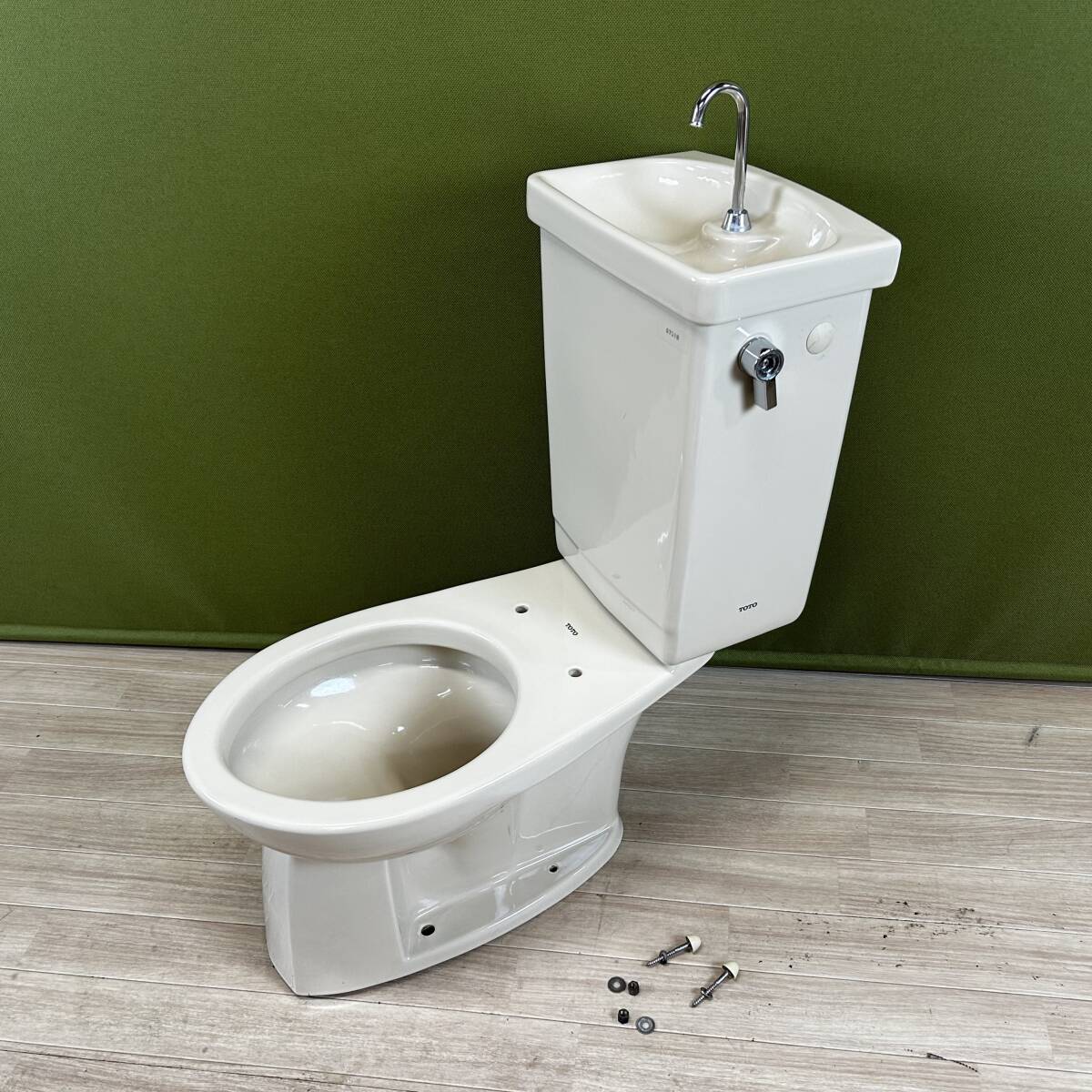 TOTO☆トイレ便器・ロータンクフタ⁄洋式便器「SH670BA⁄ 【中古】TOTO 