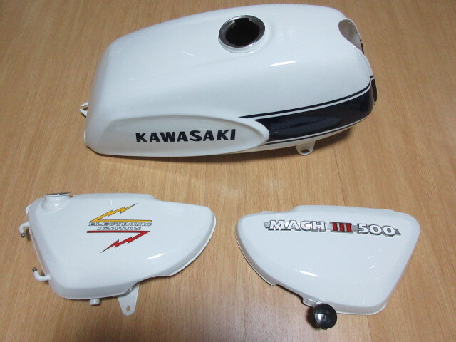新品】カワサキ純正 タンクエンブレム 新品 56014-1043 KZ550 Z400FX 新品】カワサキ純正 タンクエンブレム 新品 56014-1043 KZ550 Z400FX