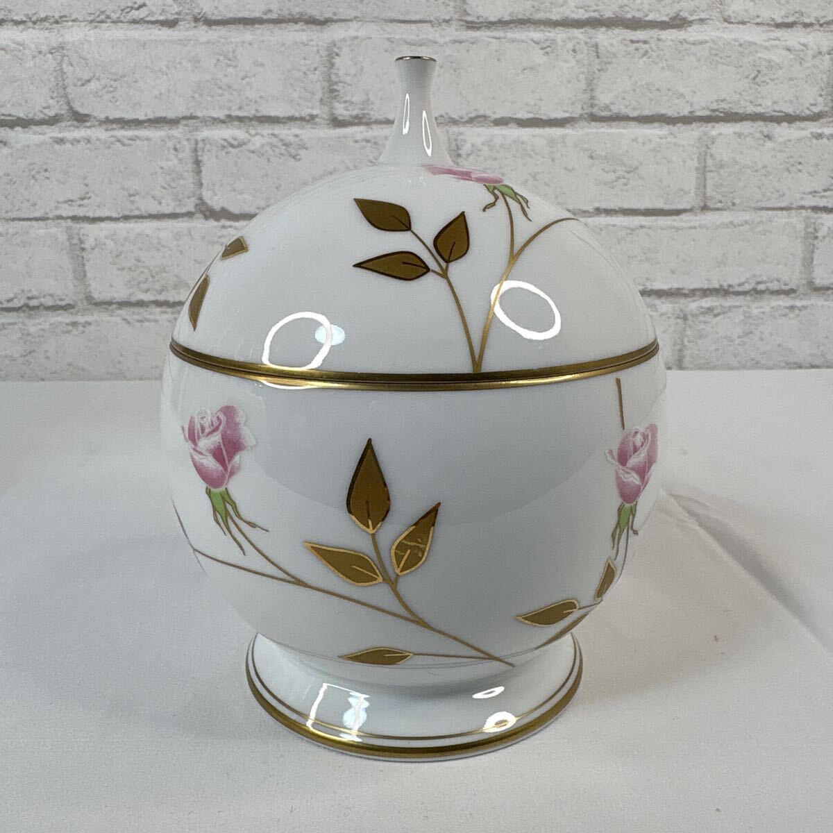 新品】秋篠宮家紋 小皿 香蘭社 共箱（ボンボニエール、下賜、菊紋、御