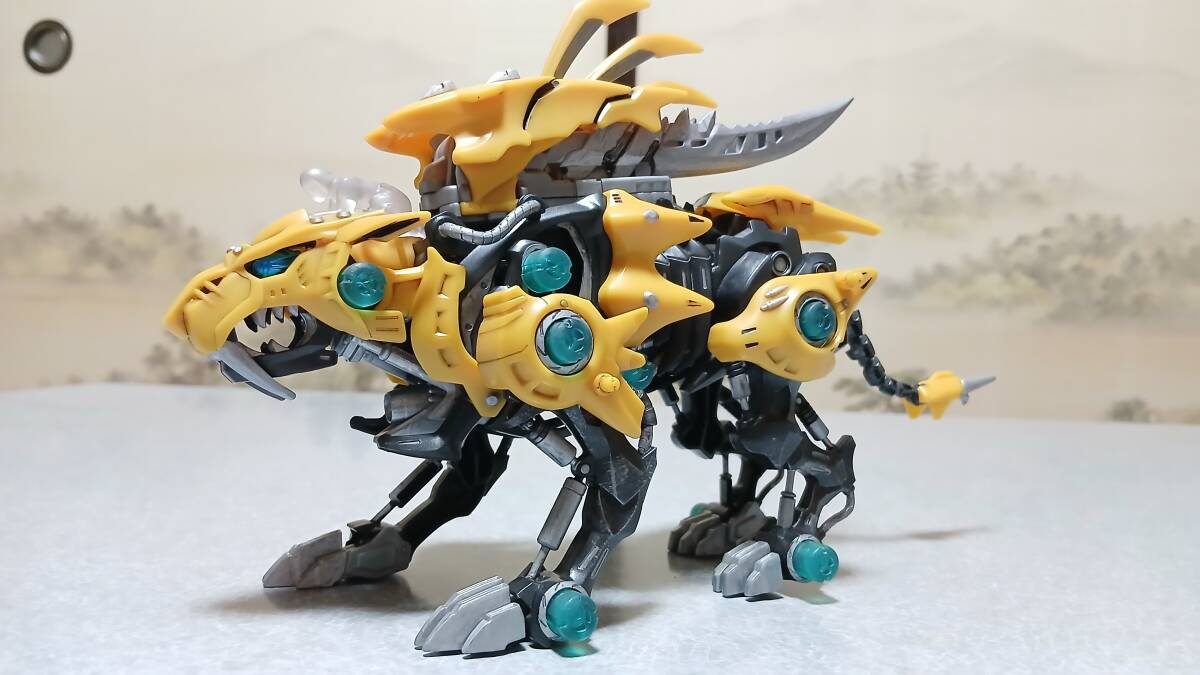 メカ生体ゾイド サーベルタイガー〈トラ型〉 TIGER TYPE 装甲機甲型