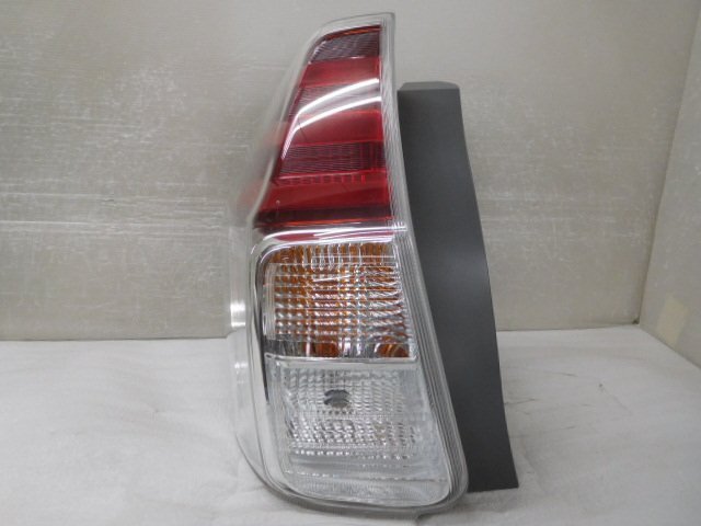 ZVW40/ZVW41 プリウスα 後期 純正 テールランプ 左右セット STANLEY