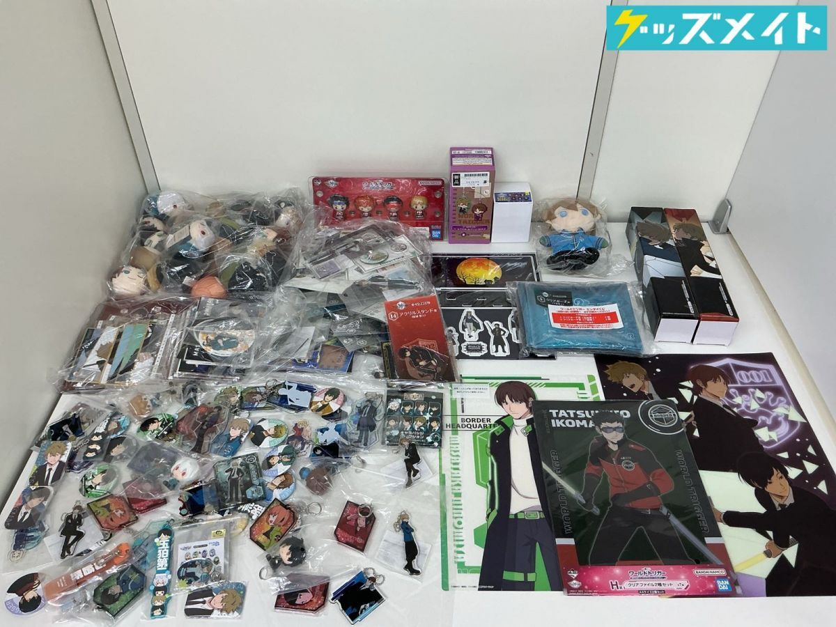 鬼滅の刃 116点アクスタ、缶バッジ、フィギュア等他 まとめ売り