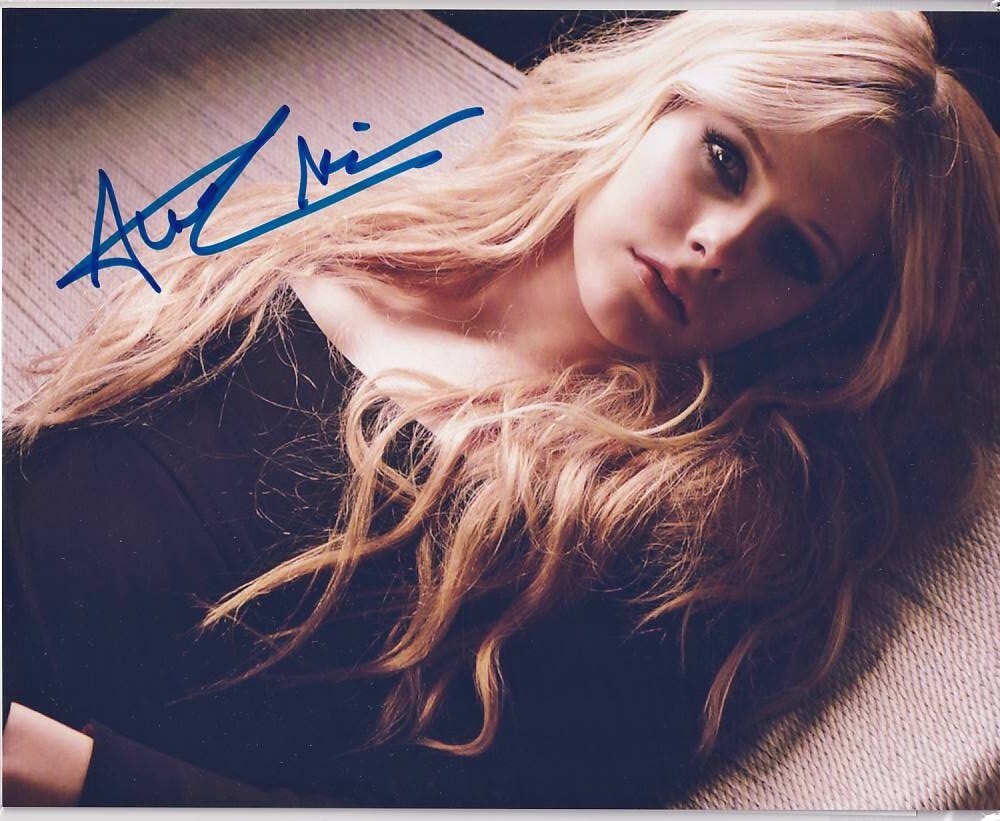 直筆サイン入り CD AVRIL LAVIGNE アヴリルラヴィーン Yahoo!オークション - アヴリル・ラヴィーン直筆サイン入り2Lサイズ写
