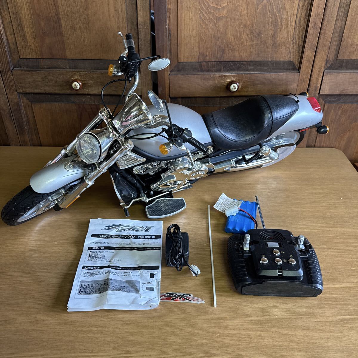 京商 1/6 RC ハーレーダビッドソン FLH-80 バイクラジコン 新品（難