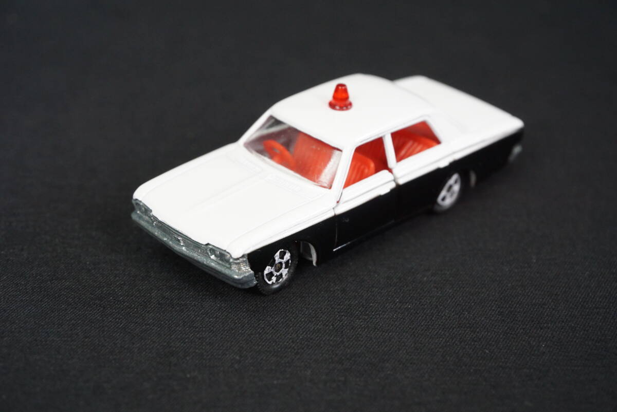 トミカ 珍品・エラー品 No,110 トヨタ クラウン パトロールカー (前後