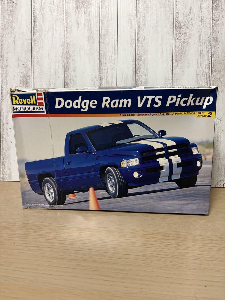 新品】即納! ダッジラム テールゲート エンブレム ダッジ ラム dodge