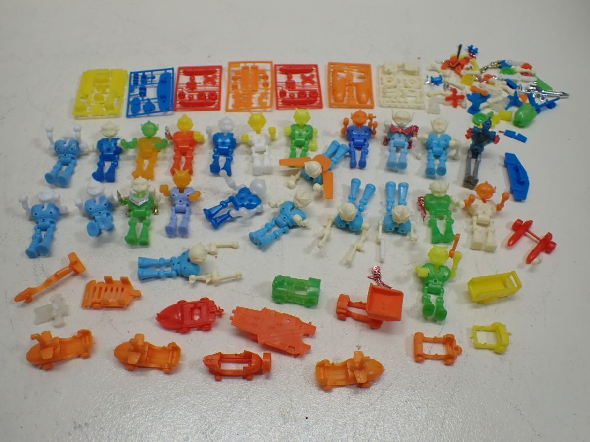 新品】・⑨未使用 グリコ いちご パピー へんしん ロボット パピーくん