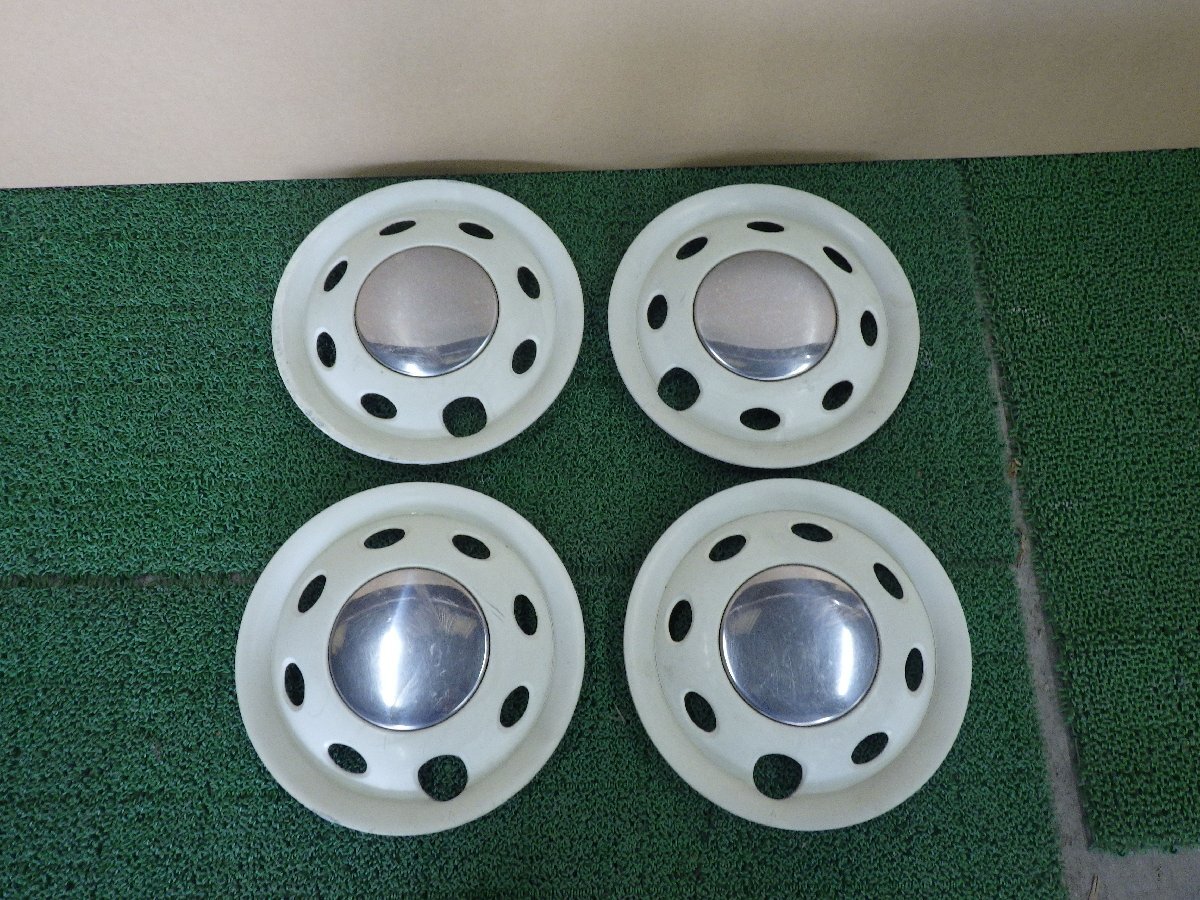 サンバークラシック 純正ホイールカバー 12インチ KV KS サンバークラシック 純正ホイールカバー 12インチ KV KS ブランド公式