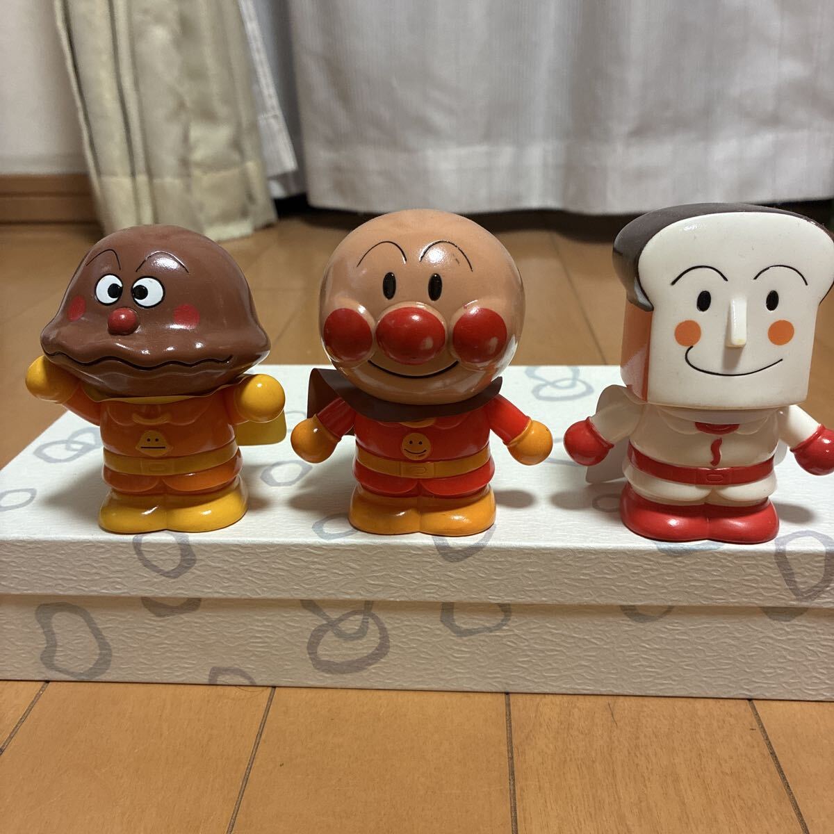 パチッと変身 アンパンマン DXセット しょくぱんまん カレーパンマン