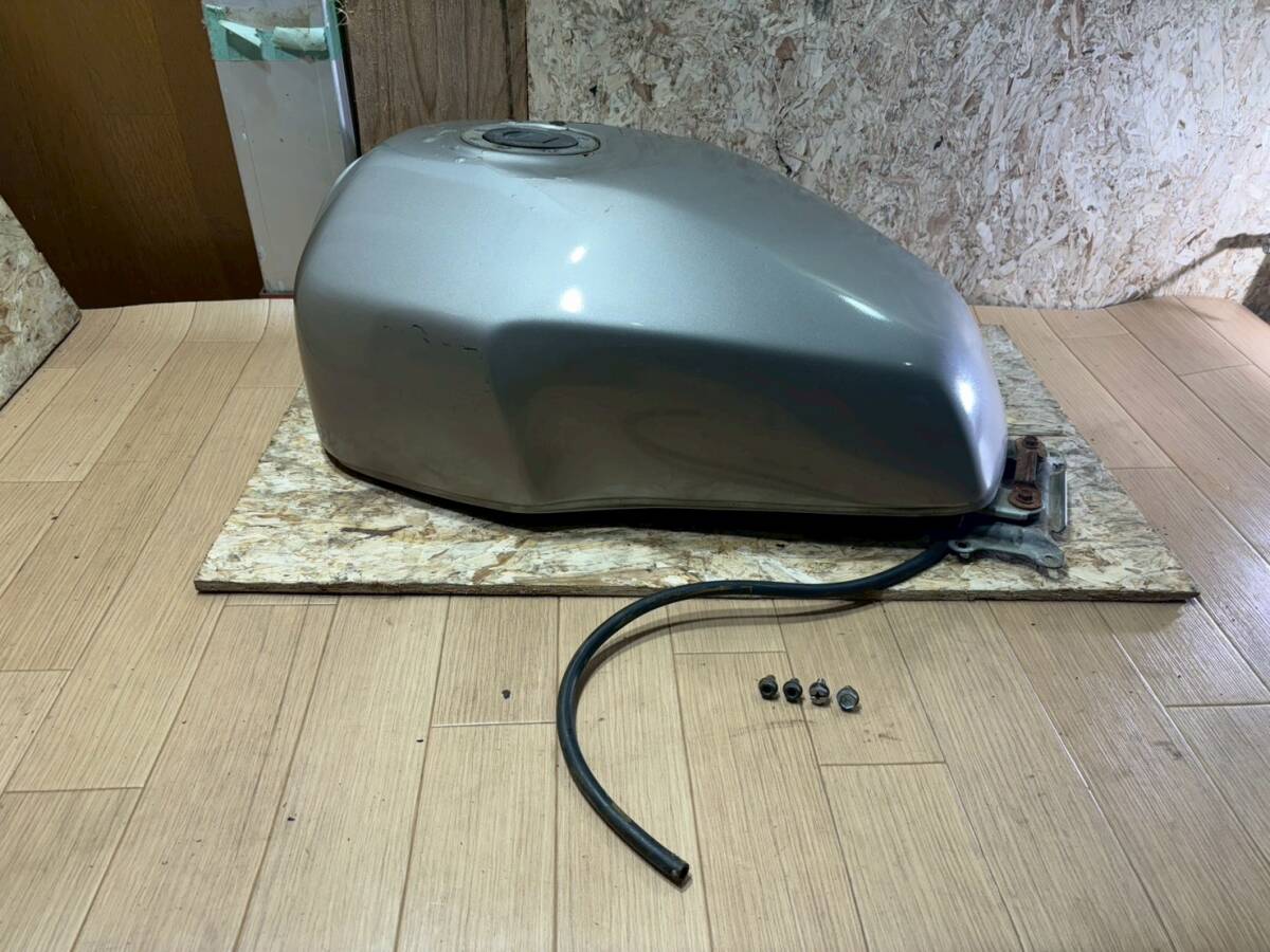 新品】スズキ 純正 新品部品 68111-23E00 & 68121-23E00 フューエル