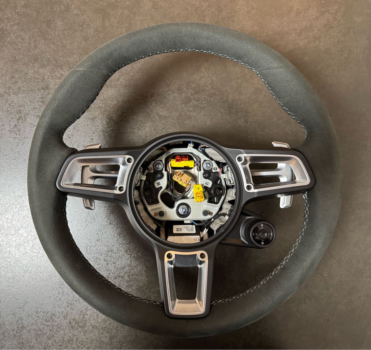 送料無料】【美品】ポルシェ パドルシフト付 スポーツ ステアリング