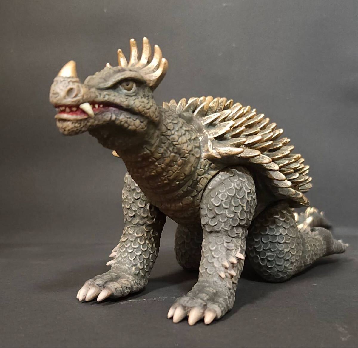 中古】バンダイ 1990年 アンギラス ソフビ リペイント ゴジラ全集の