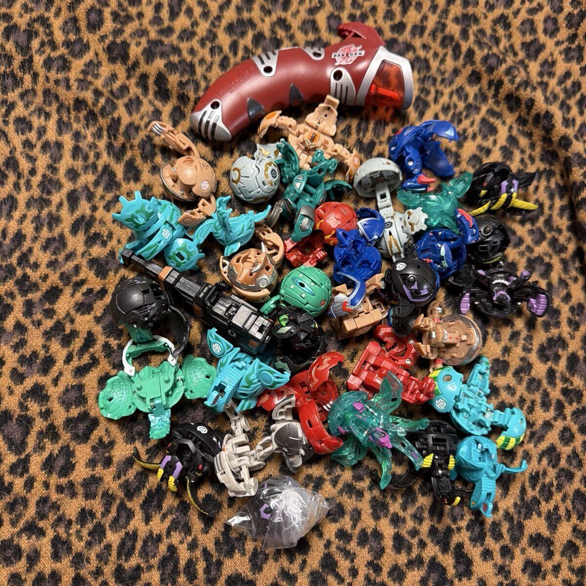 完全現状品) セガトイズ 爆丸 BAKUGAN バクガン まとめ 計16個 セット