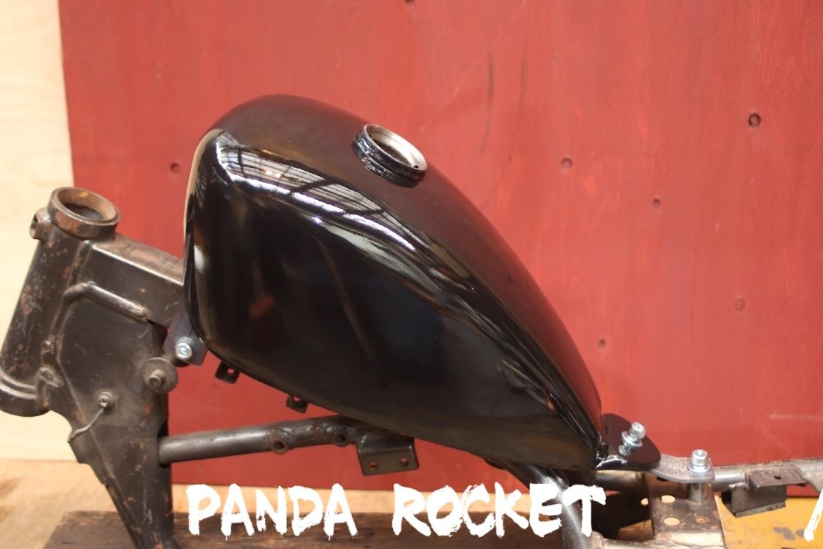 ヤマハSR400 初期型ナロータンク キャップコックキー付き 79年？の落札