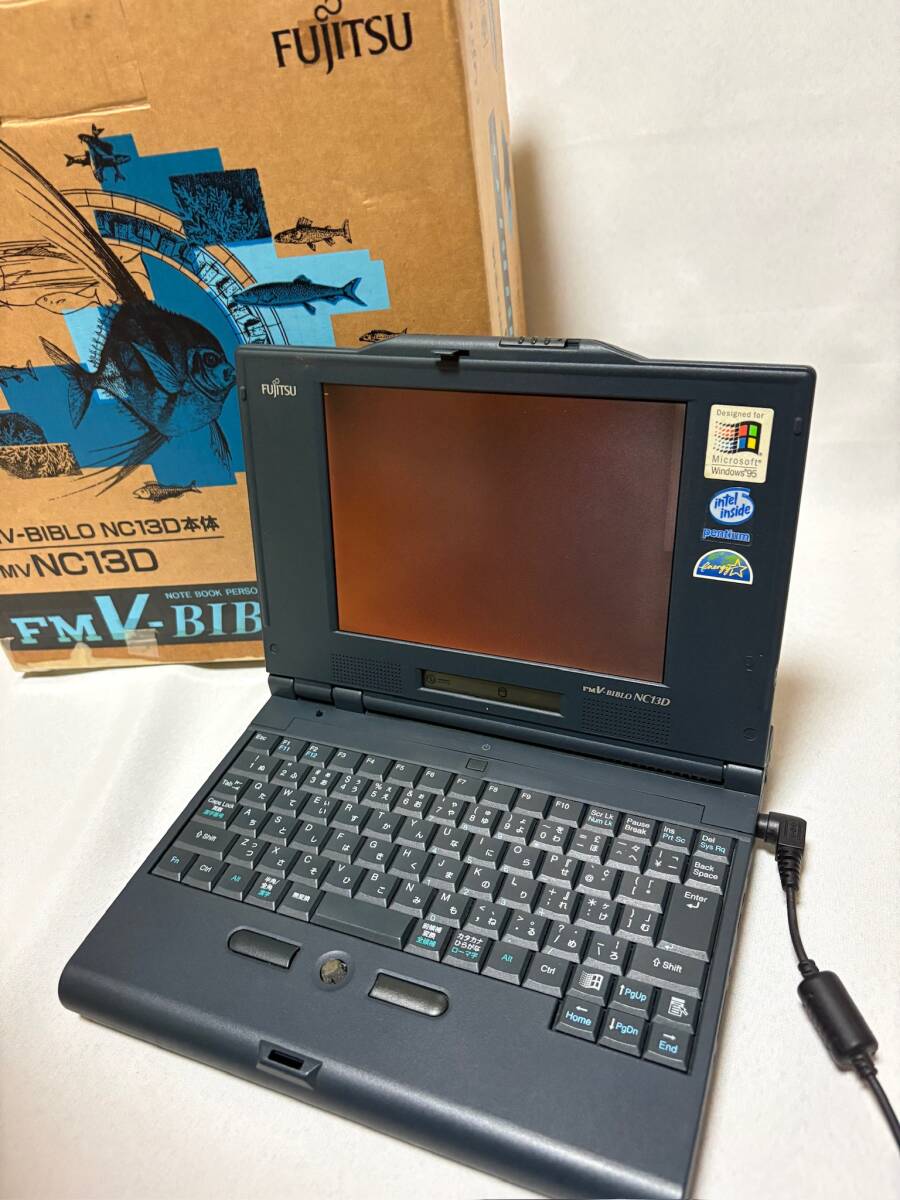 ☆古い為 ジャンク品 FUJITSU FMV BIBLO LOOX T5/53W 本体のみで付属品