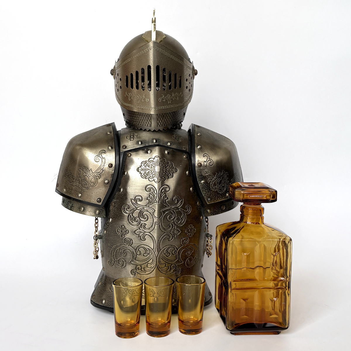 西洋甲冑グラスホルダー 新品】西洋甲冑 ショットグラス、ボトル収納 高さ約40cm 現状品