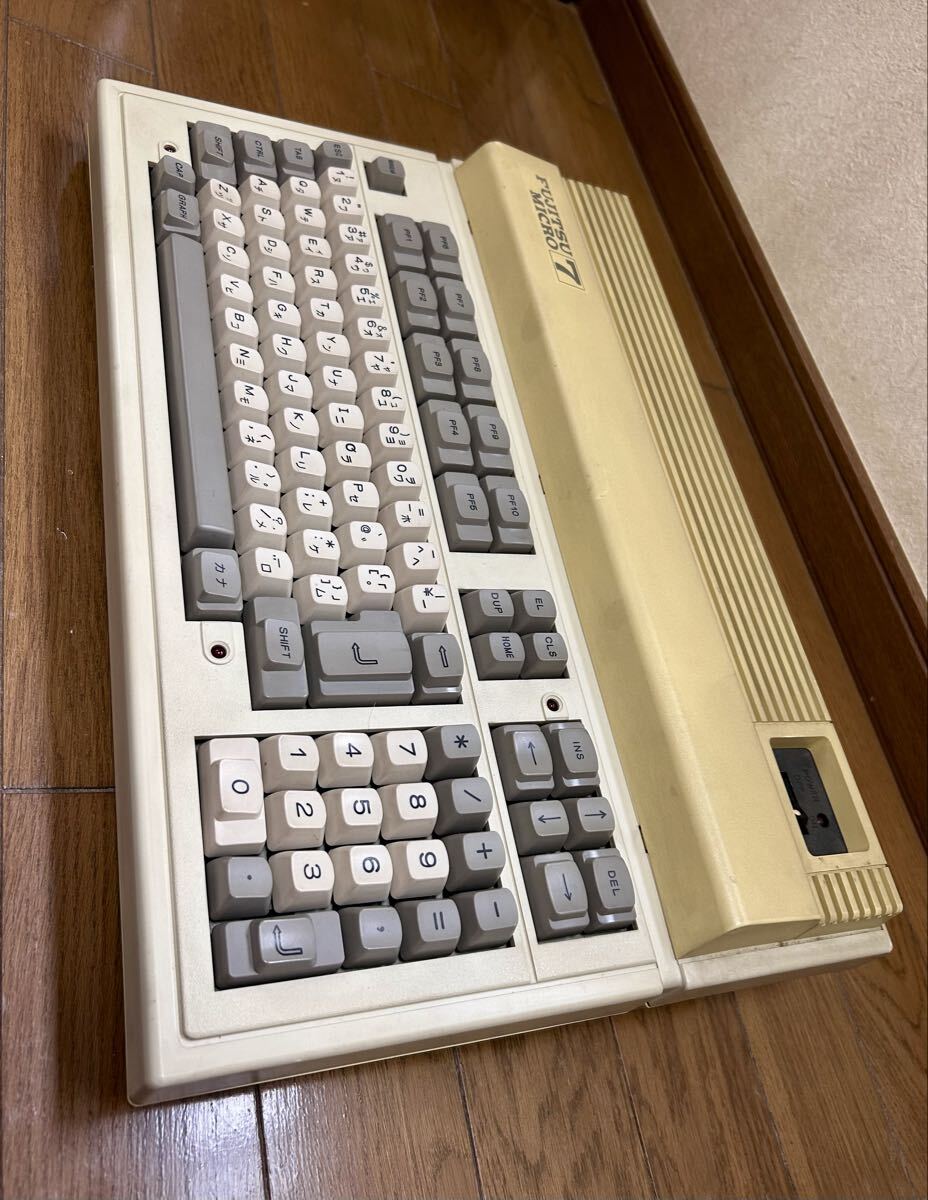 富士通 FMV-TOWNS モデルH本体 + キーボード 取説付 FUJITSU 通電のみ