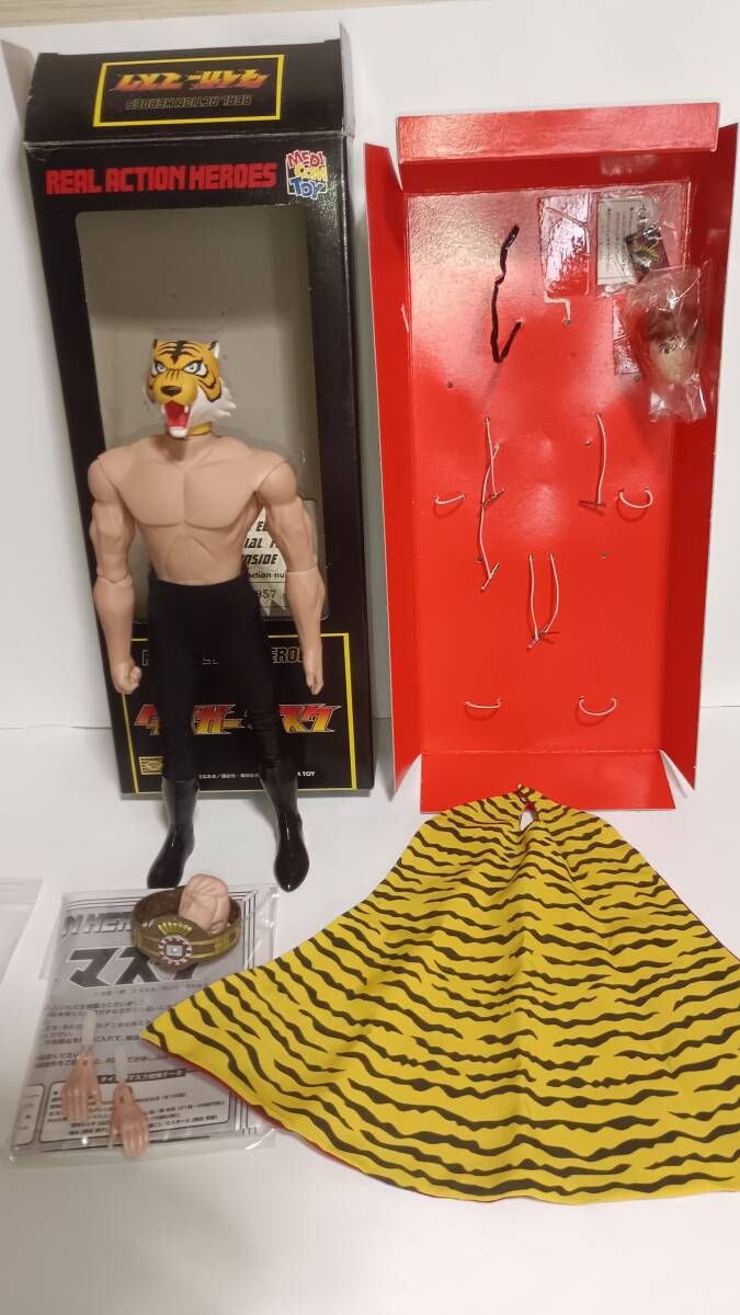 新品】♪ タイガーマスク ソフビ シャーク二世 メディコムトイ×電人