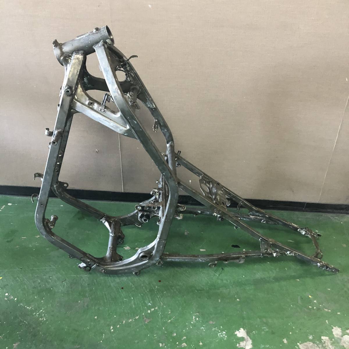 100円スタート Cbr400f 車検書類付き フレーム 難あり 希少 当時物 Nc17 紫美羅達 Cbx400f Cbx550f Cbr400f エンデュランス の落札情報詳細 ヤフオク落札価格情報 オークフリー スマートフォン版