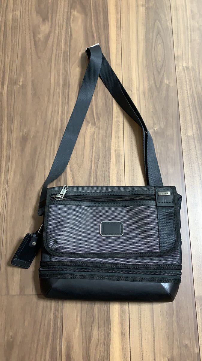 超美品 トゥミ TUMI メッセンジャーバッグ ビール 30-24071604（トゥミ  