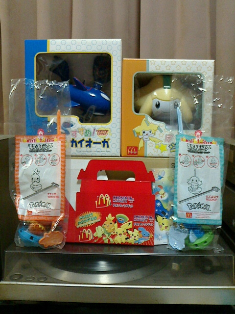 ポケモン マクドナルド ジラーチ 新品未使用 ハッピーセット レア　非売品 ポケモン マクドナルド ジラーチ 新品未使用 ハッピーセット