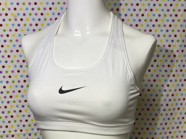 100円 Mz386 Nike ナイキ 白 ホワイト スポーツブラ スポブラ ブラトップ ジョギング ヨガ ウォーキング Lサイズ 状態a の落札情報詳細 ヤフオク落札価格情報 オークフリー スマートフォン版