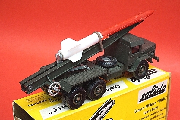 SOLIDOロケットランチャー軍用トラック201 SOLIDOロケットランチャー軍用トラック201 【公式通販】