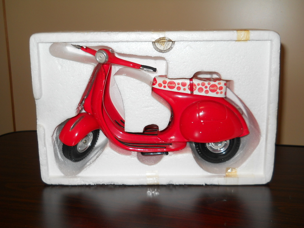 新品】Coca-cola コカコーラ ミニチュアペダルスクーター 1:6 限定品