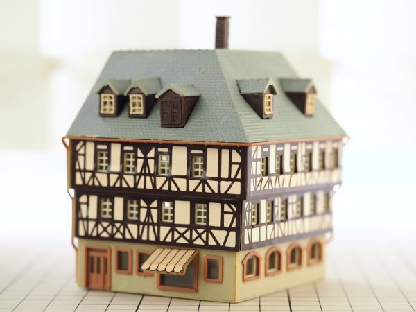 KIBRI ストラクチャー 木組みの家 Miltenberg 1/160 Nゲージ の落札